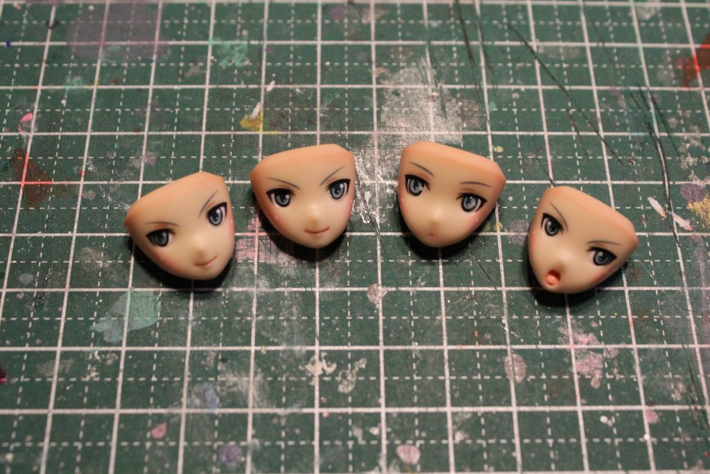 シェーディング (ウェザリングマスターG)　→　チーク (ウェザリングマスターH)　　→　頬にハイライト　　　→　眼球にレジン盛り