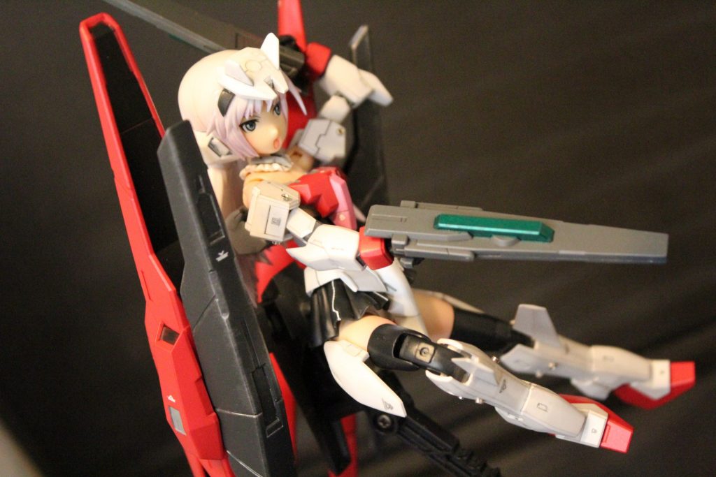 髪の毛の色は、中の人：ソーマ・ピーリス (‎マリー・パーファシー)を意識した色に手首はスティレットのものをそのまま利用