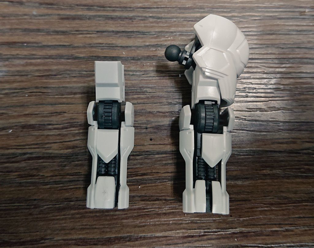 腕の合わせ目消しの為に分割部分変更