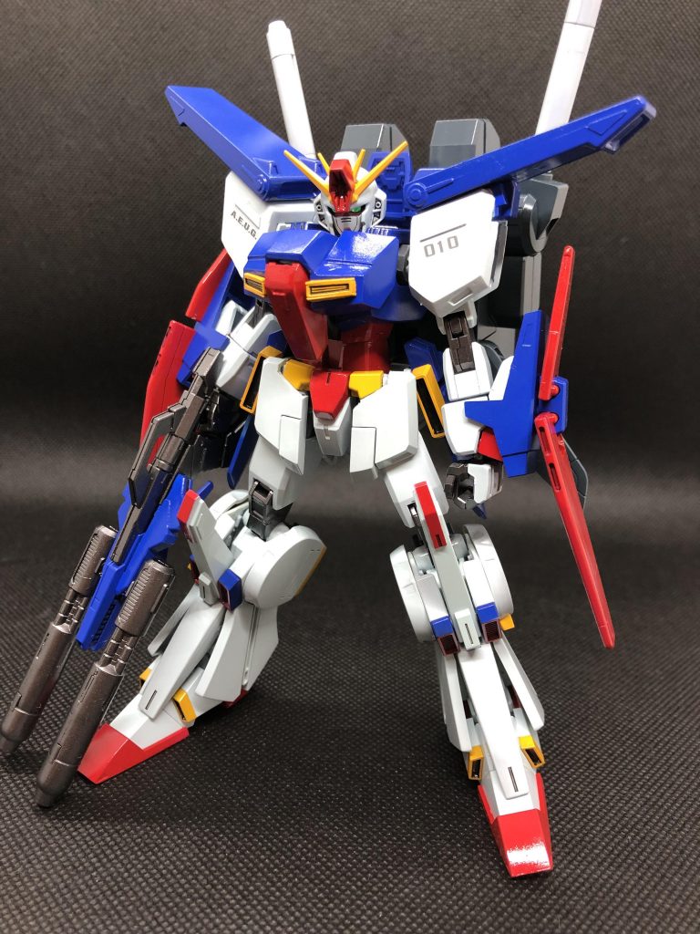 今回は元キットのパーツを殆どそのまま持ってきてます。ダブルビームライフルの砲身がちょっと重すぎだったので、短くしたりしてます。身長は小さくなりましたが、その分ゴツさがアップしたかなと。