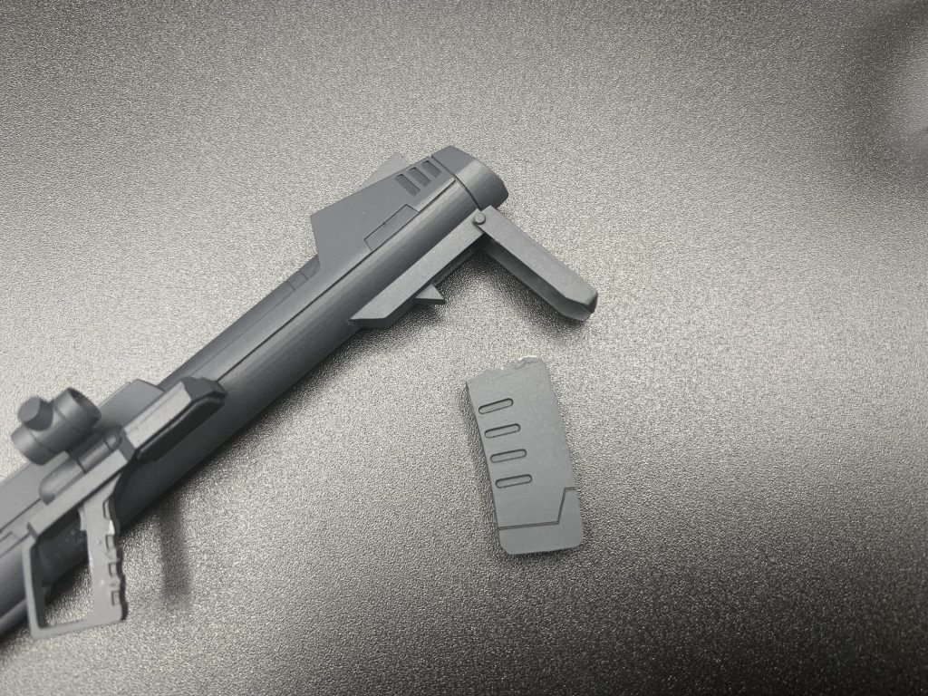 バズーカ後部の弾倉は取り外しが可能で、カバーも稼働します。