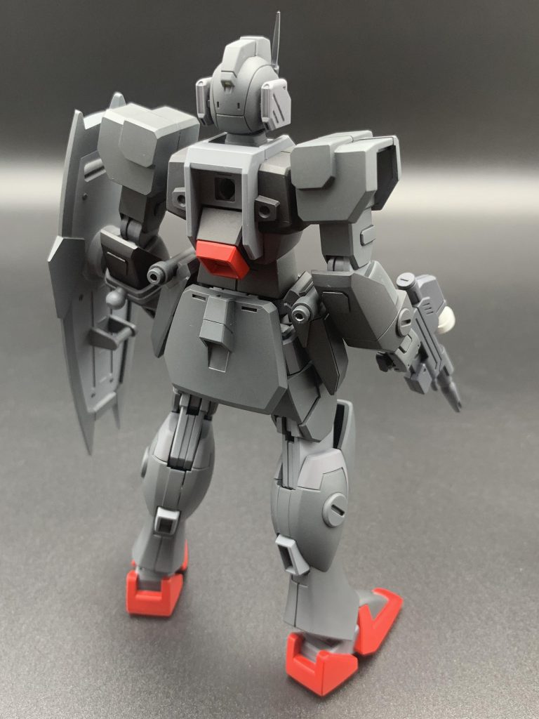 ふくらはぎのスラスターも後ハメとして完成後取り付けております。