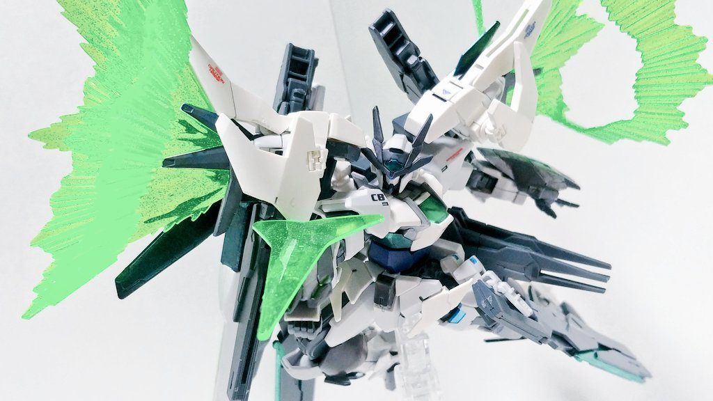 トランザムインフィニティトランザムと光の翼を合わせた本機独自のトランザムシステム。増大した高濃度圧縮GN粒子の放出開放量をウイングユニットで更に加速させることで通常のトランザム以上の爆発的な性能強化を可能とする。駆動音も従来のGNドライブ搭載機のトランザムシステムと異なり、鳥の鳴き声に似た音が響く。