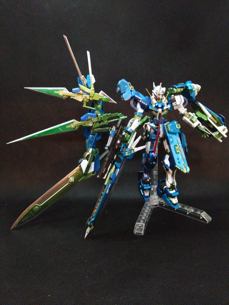 マウントブースターはフレキシブルサブアームに取り付けている為扇で扇ぐのも抜刀するのも自由自在。重量過多なのでポーズによっては台座必須orz