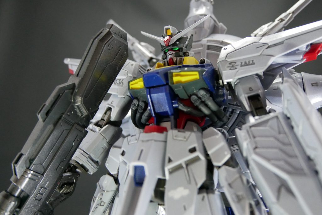 アニメでは、あまりゆっくりお顔を拝見する機会は少なかったのですが、かなりのイケメンです♪