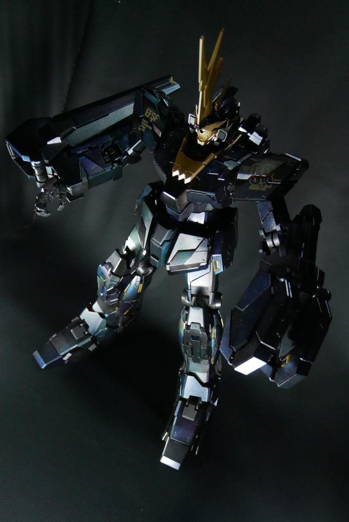 バンシィが上空から落ちてくるシーンが印象的。「mission??  what's a mission?」と冒頭英語が聴こえてました。