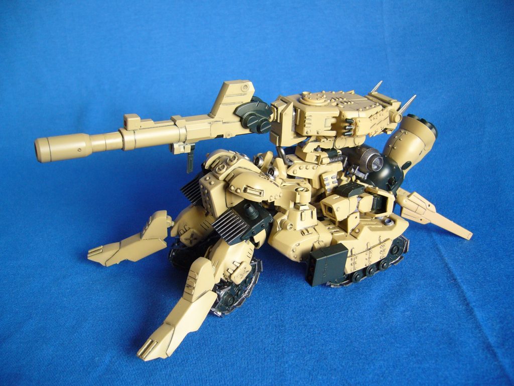 大型の無限軌道は、荒れ地、砂漠などの悪環境もやすやすと走破可能。