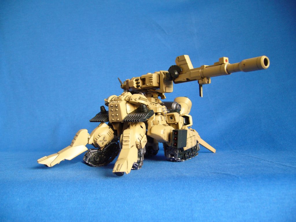 砲塔、左旋回！照準！