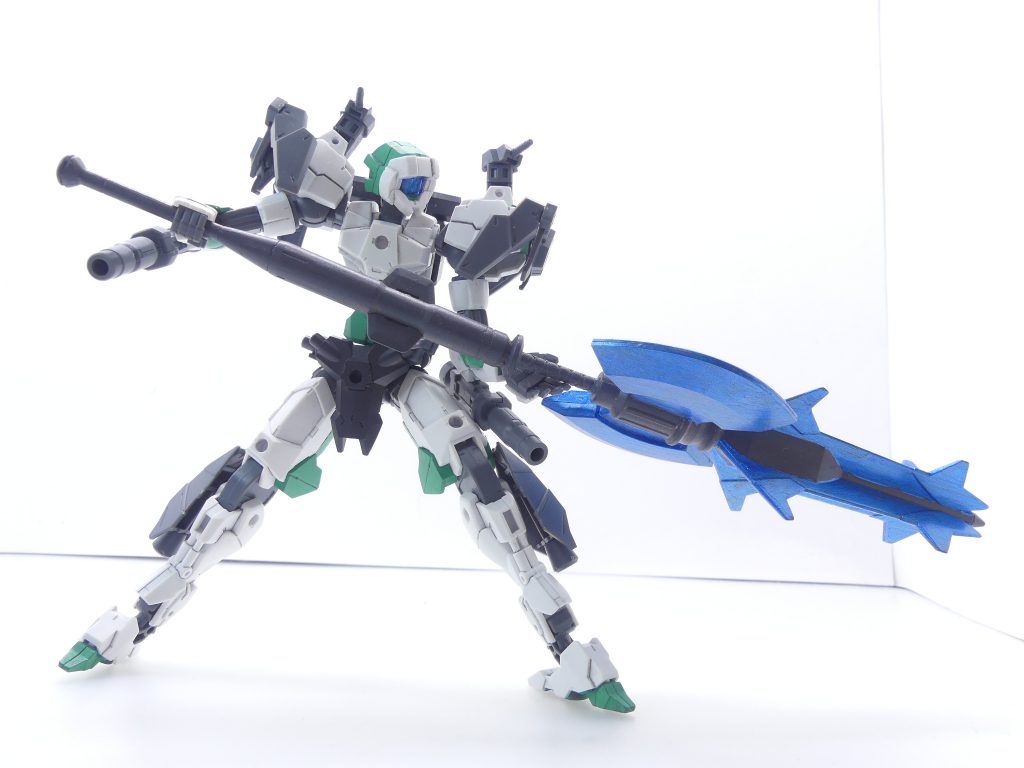 「ってところでエグザマクス世界から突如として現れるあたし!」今はエグザマクス世界にいるアルザス・リースリングさんにお越しいただき…オリ武器・ヘル・ヴェイヴァスの紹介を。獅電のバット(鉄血オプション6)・「ダンボール戦機」のブルドアックス・バルバトスのメイスを組み合わせたいかにも重そうな武装です。