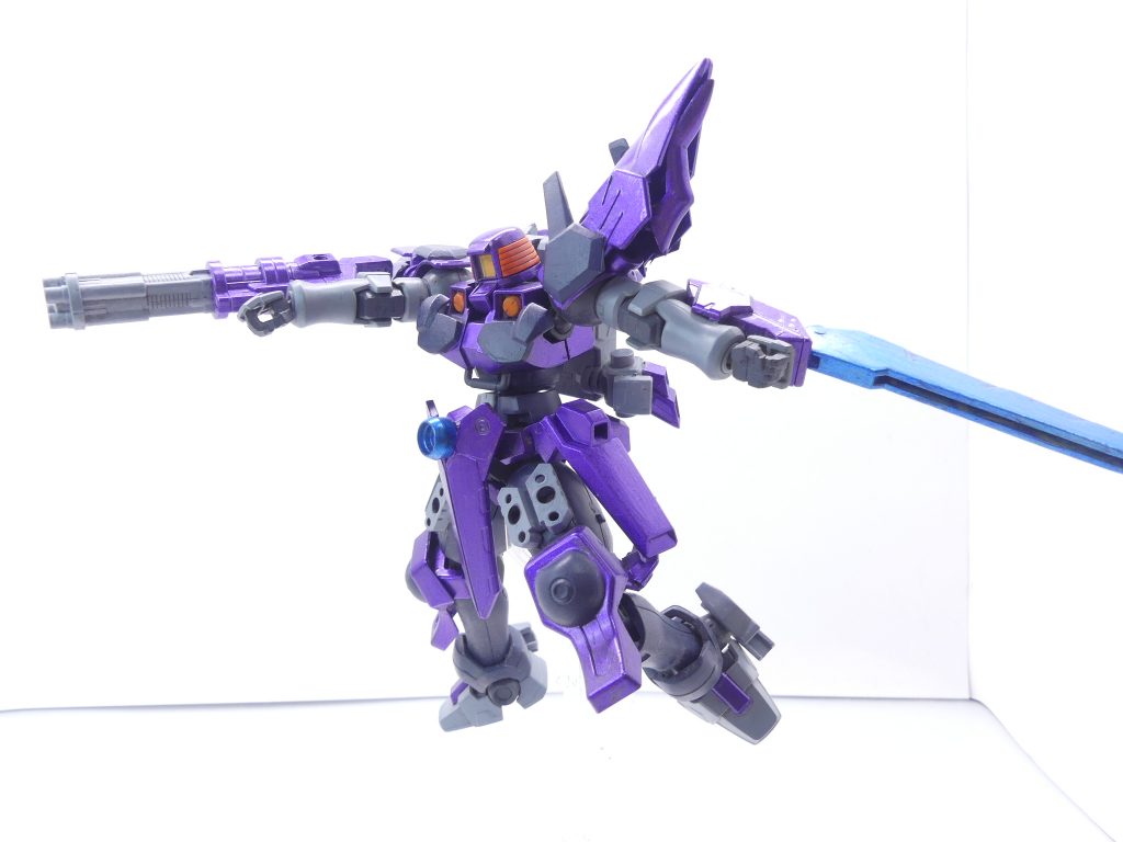 ちなみに…当時は無印「ビルドダイバーズ」の放送中だったのでマスダイバーの機体という設定にしていました。いかにも重くて動きづらそうでしょ。