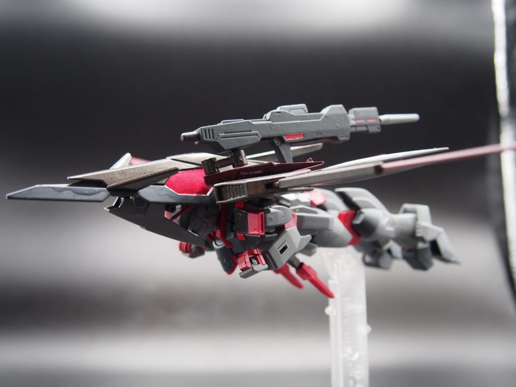 バード形態インパルスガンダムの分離機構を利用し、可変機としたエンツィアン以上の高機動を可能とした