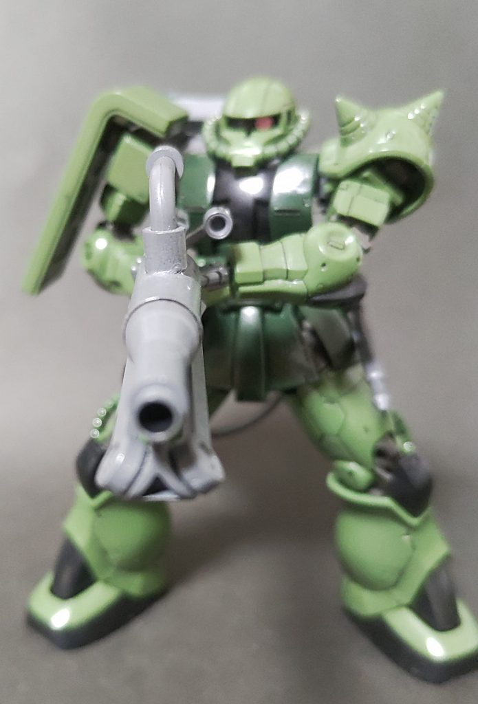 彼女が最期に見たのは一機のトリアーエズであったが、そのトリアーエズは青く塗装されていた。そして、彼女の最期の言葉は「そんな…青い隼がここにいたなんて…」「兄さん助けて!!!死にたくないよぅ…」であった。この言葉は当該ザクの残骸に遺されていた音声データを書き起こしたものである。なお、彼女の兄はジオン本国を警備する戦闘機パイロットだったこともあり、一年戦争から生還している。