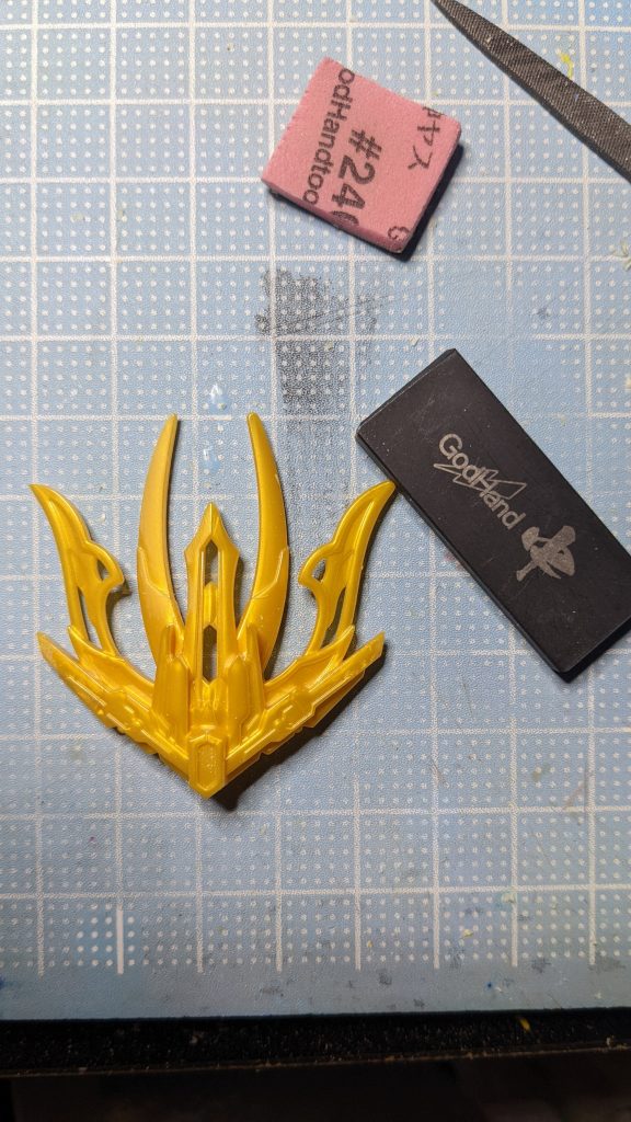 パーツのシャープ化にはゴッドハンドのけずる刃がかなり役に立ちましたが、中でも切削面はキレイにならないので、再度ヤスリがけ必要でした。