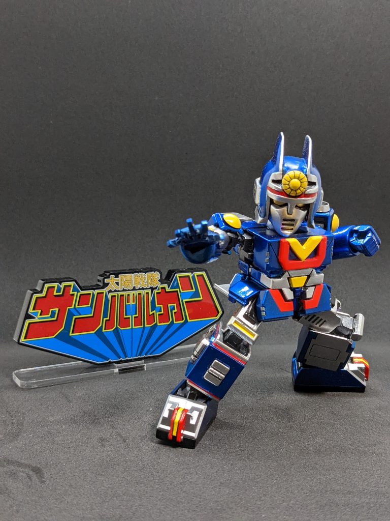 同一ポーズで😆塗装は劇中スーツ(笑)の感じを出したくて選択してみました。青 メタルブルー+ディープクリアブルー(ミスターホビー)赤 プレミアムレッド(ガイアノーツ)黄 MSイエロー(ミスターホビー)銀 スターブライトシルバー(ガイアノーツ)目 スターブライトゴールド(ガイアノーツ)関節部 メタルブラック(ミスターホビー)