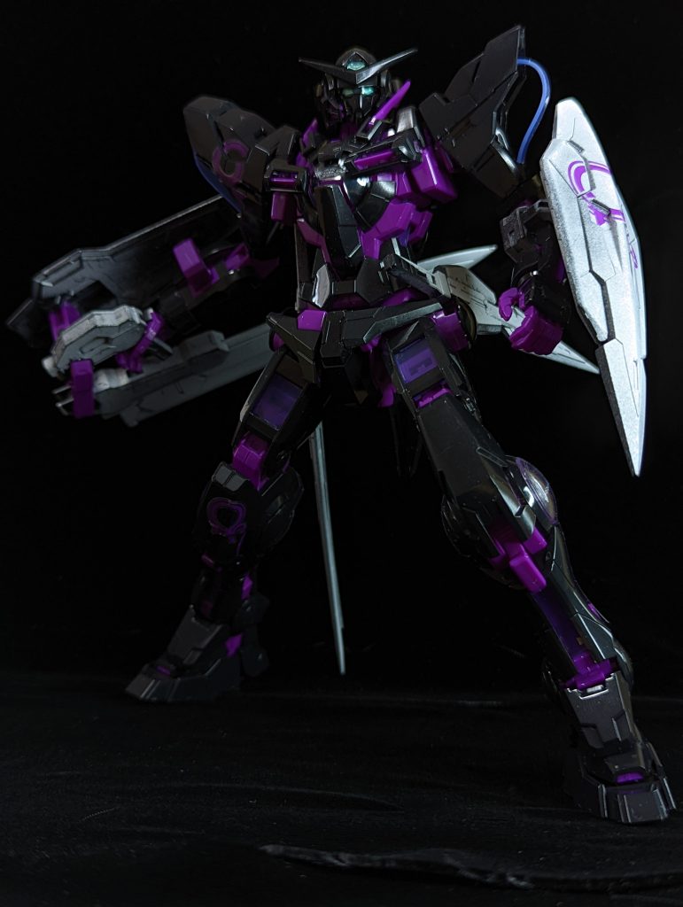 エクシア[リサーキュレーションカラー/ネオンパープル]武器だけ塗装–3枚目/制作者：@dora_e_m