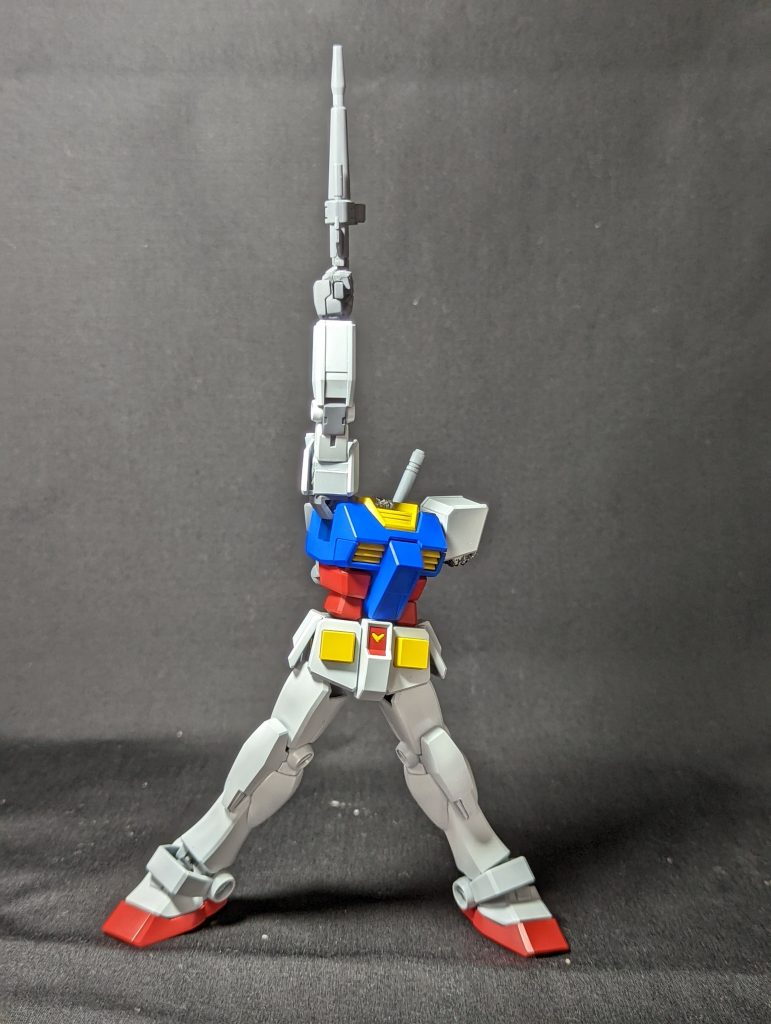 脚の開き具合、色分けの完璧さ、シンプルな見た目のアニメっぽさ等、ラストシューティングを作るには丁度いいキットだと思います。