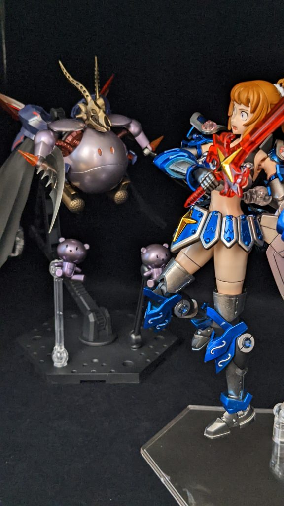 「ラスボスの登場ね・・・って、なんで、暴走のコアがハロレロなのよ」「ハロ!!(よくぞココまで辿り着いたな、どこかで見た様な戦士よ!!)」「ハッロ(覚悟はできておろうな。我からは逃げられんぞ!!)」