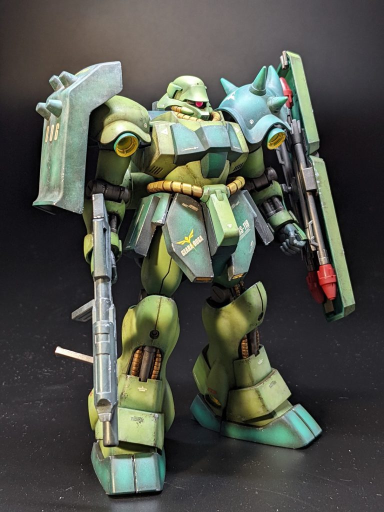 フレーム等はガンメタ一色で。