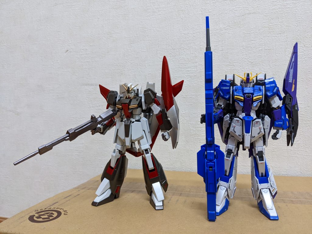 RGとツーショットキットに平手が無く、カッコ良く持たせ辛いので、ハイパーメガランチャーはRGに貢ぎました😆