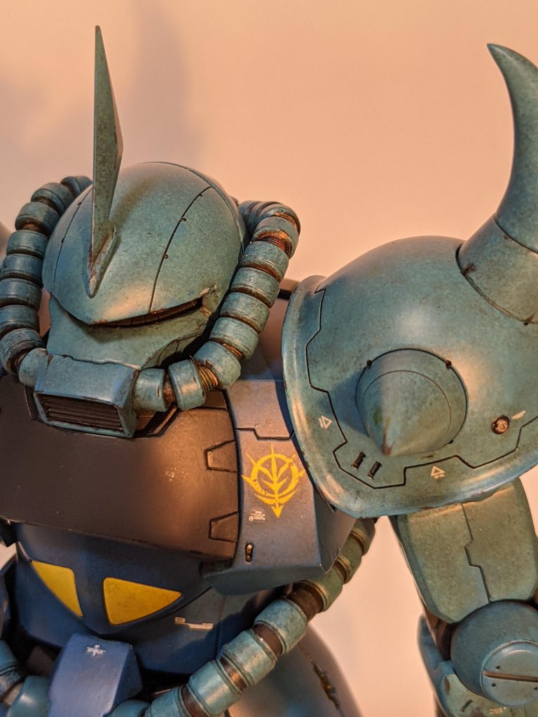 ツヤ感が気にいらなかったので、セミグロスクリアふきました。