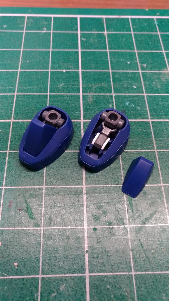 稼働域を広げるため足の甲を切り取って別パーツ化+踵が沈み込まない用に3mm底上げ