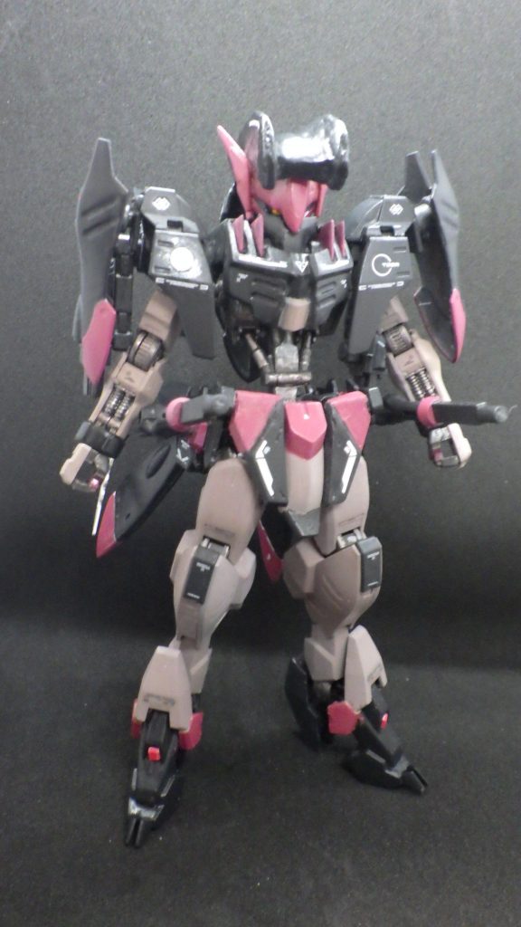 ガンダムグレモリーの特徴である防御力をそのままに、機動力を高めたガンプラ。近~中距離での戦闘を得意とする尖兵向けの性能を持つ。