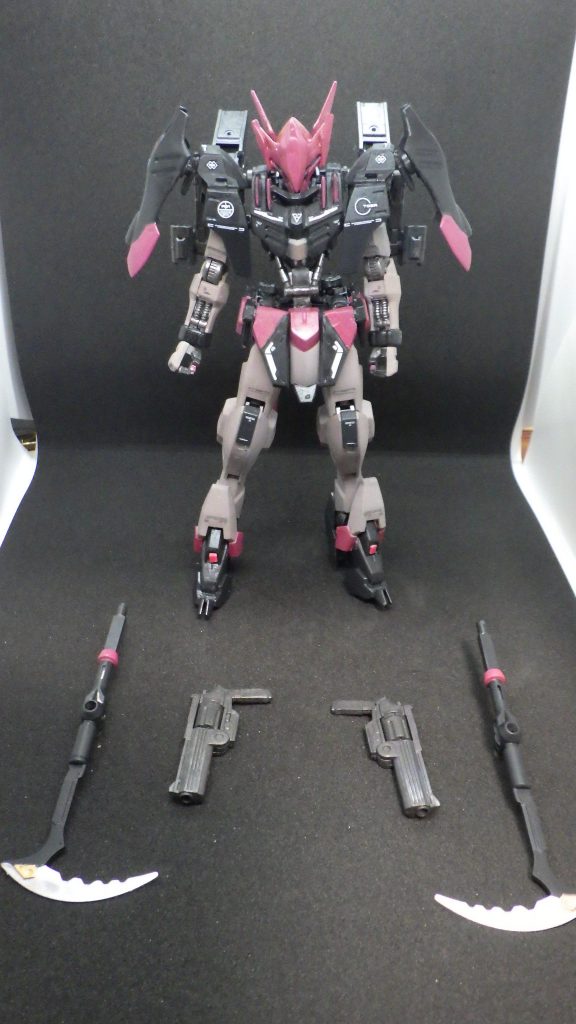 武装一覧。写真に撮り忘れましたが、グレモリーの腕部機関砲は両肩に移動。もちろん前方に向けて使用可能です。