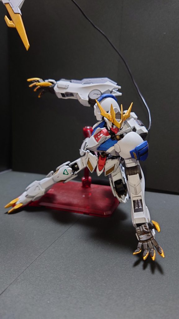 このポーズで飾っています飛びかかろうとするポーズがやっぱり合いますね