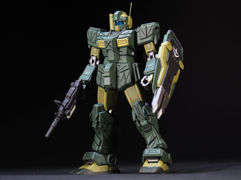 色合いは、陸軍ぽいアーミーグリーンを基調にしました。手元に飛行機の機内色があったので、それを基本に調色してあります。