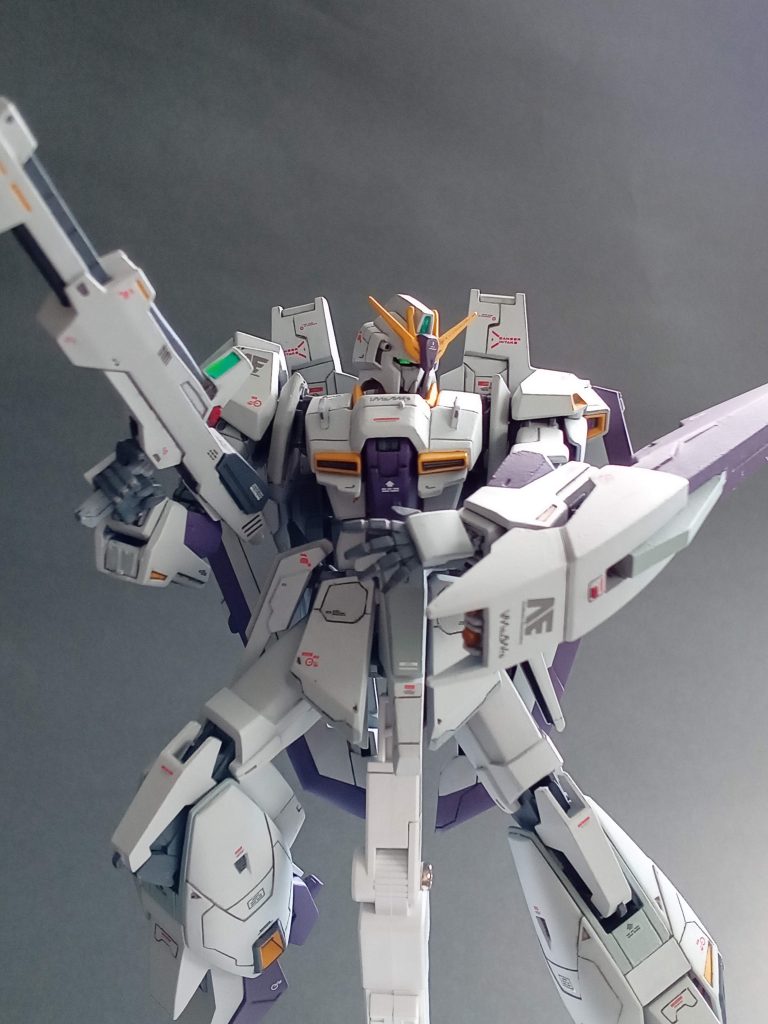 ハンドパーツは、ＨＧガンダムのもを流用しています。