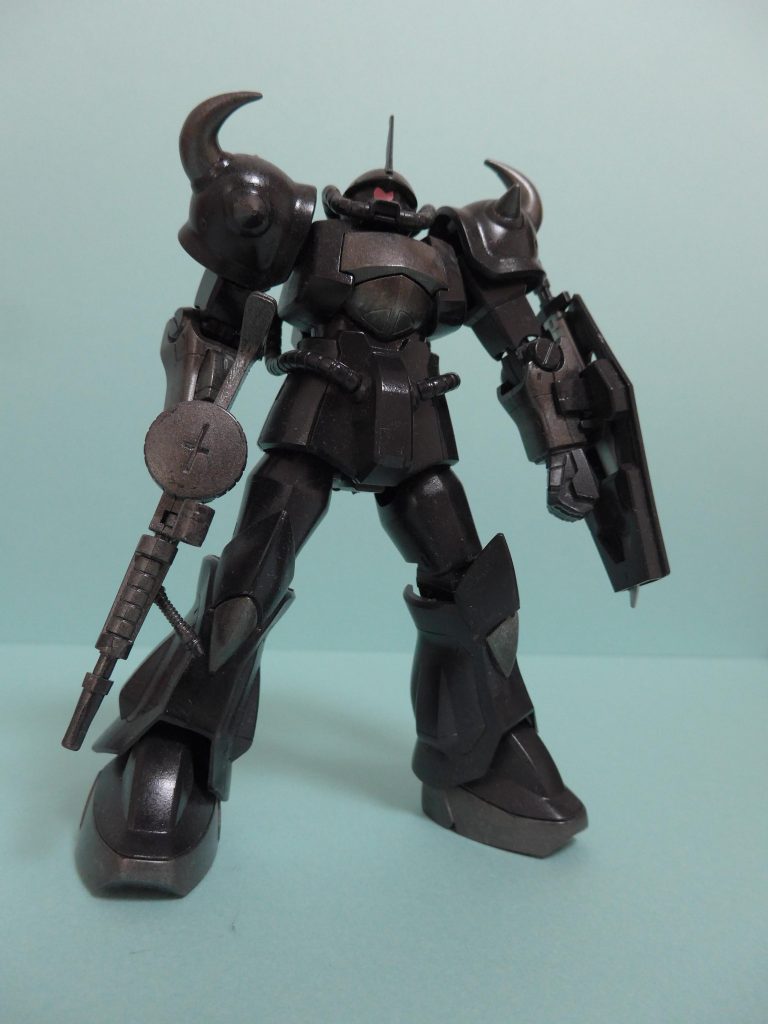 どうもヒートロッドとフィンガーバルカンが今一つ好きになれず、ザクマシンガン仕様です。