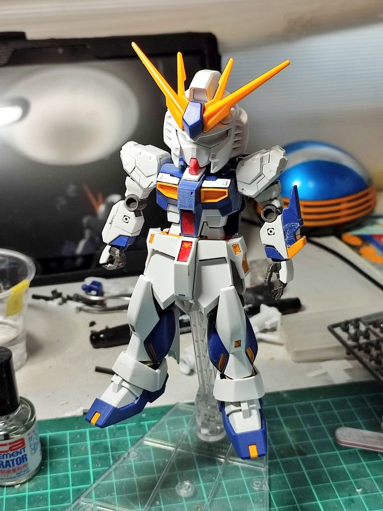 いつも行き当たりばったりな進め方なので、上半身から徐々にディテールを入れて行きました。こうなってくるともう引き返せませんw