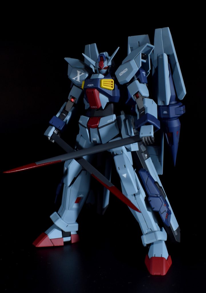 メイン武装スピアはベースのギラーガスピアそのままに、二刀流にできます。刃はシルバー塗装のあとクリアレッドで重ね塗り。奪取後に装備されたギラーガスピアの試作品という設定です。