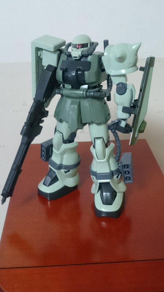 グフのシールドゲルググのビームマシンガンでカスタム(^^)b