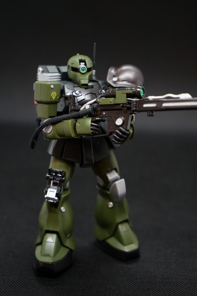 移動時。古いキットということもあり、やや重心を取るのが難しかったです。