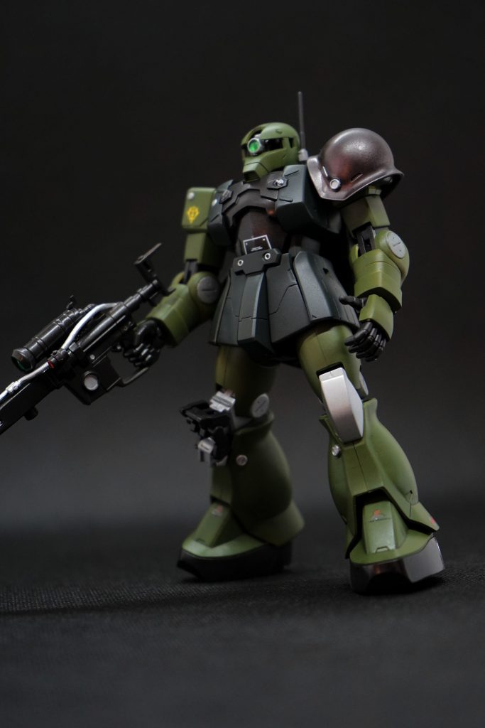 元のカラーも好きですが、渋めのカラーリングに出来たと思っています。今回、モールド追加の練習が出来たので、今後様々な機体にほどこていきたいと思います。