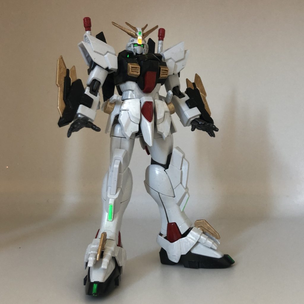 額は信号機です。（←おい）胸の上の穴は奥にセンサーがあるのですが、奥すぎて左側は見えてませんね。最後までご覧いただきありがとうございました。