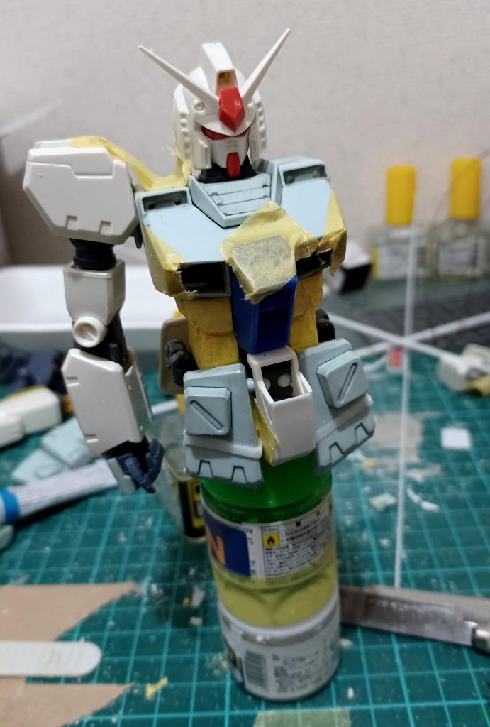 上半身はジムカスを前後に延ばしてます。