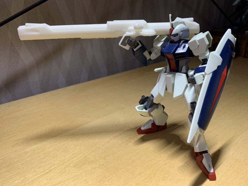 出力品をキットに持たせて、サイズ感や全体のバランスを確認しています。問題がある場合は再度データを修正して再出力行い、納得できるまで繰り返します。