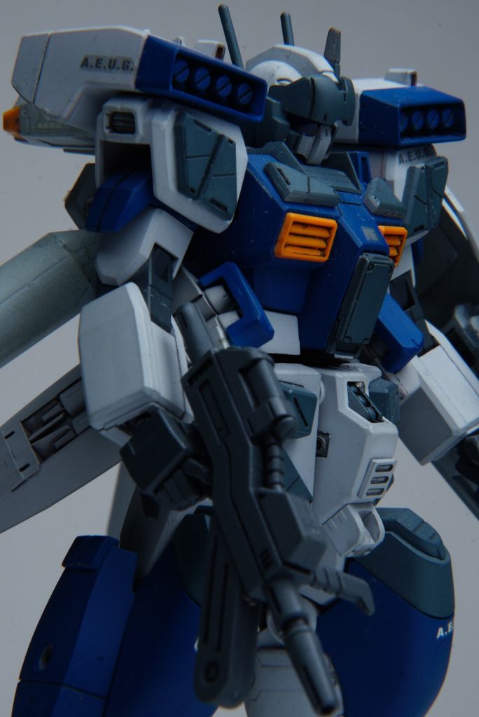 接写。全体的には量産機のカスタム機体といった位置付けになっています。カラーリングも投稿したギャプランとカラーイメージを似た感じにしています。もともとビームマスター自体がカスタム機体なのでそこから引き算足し算の繰り返しでこの形にしていきました。またIF機体にありがちなカスタムやり過ぎ感も可能な可能な限り削ぎ落とした趣味全開の機体になりました。