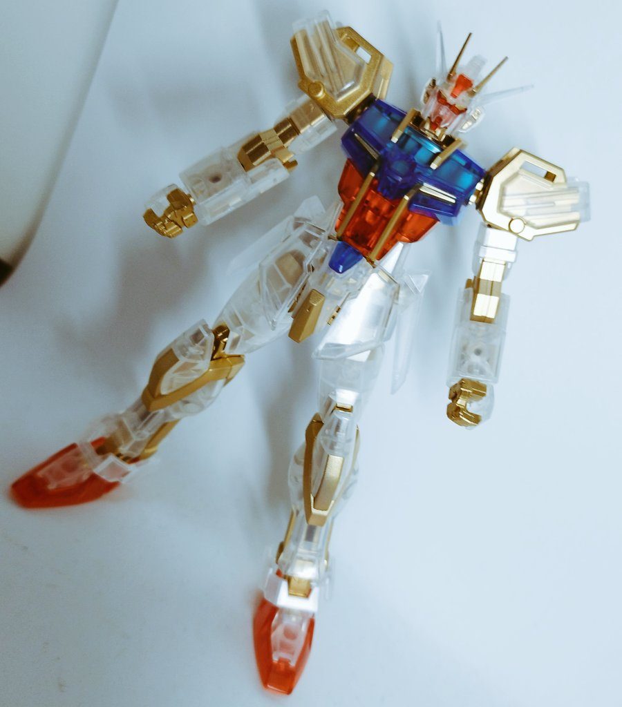 フレームと黄色部をゴールド塗装