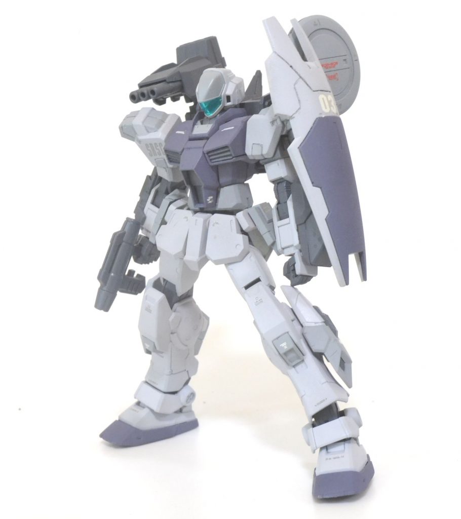 3号機:早期哨戒型レドームとチャフ・フレア発射装置を背中に装備