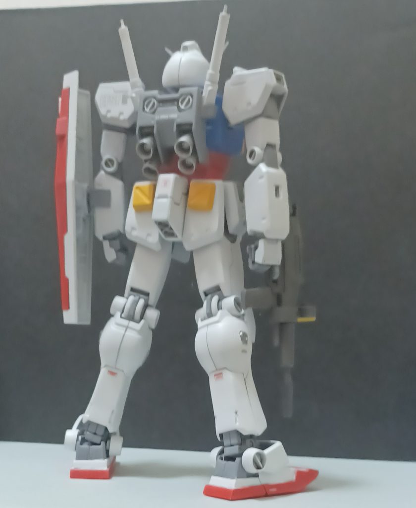 バックショット。バズーカは塗装がハゲそうなのであえて装着せず。