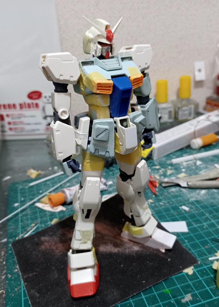 脚は付け根はジムカスとver.kaと組み合わせ、脛も延長。デカすぎる足首はスクラッチまでは出来ないのでキットを切った貼ったしてます。