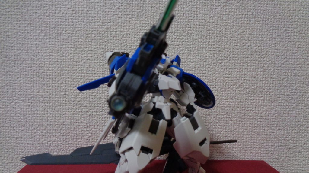 GNランチャー　擬似太陽炉直結で大出力のビームを発射する。