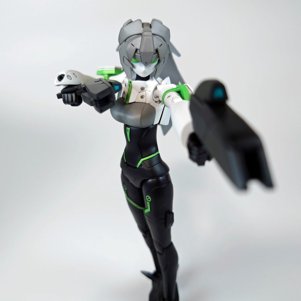 ハンドガンのセンサー部はシールで手抜き。