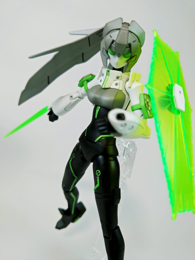 白:ベースホワイト黒:グレーサフ→ウィノーブラック緑:シルバーサフ→蛍光グリーン灰:シルバーサフ→ニュートラルグレー最後はスーパースムースクリアーでツヤを整えてウェザリングマスターでシャドウやチークを入れました。