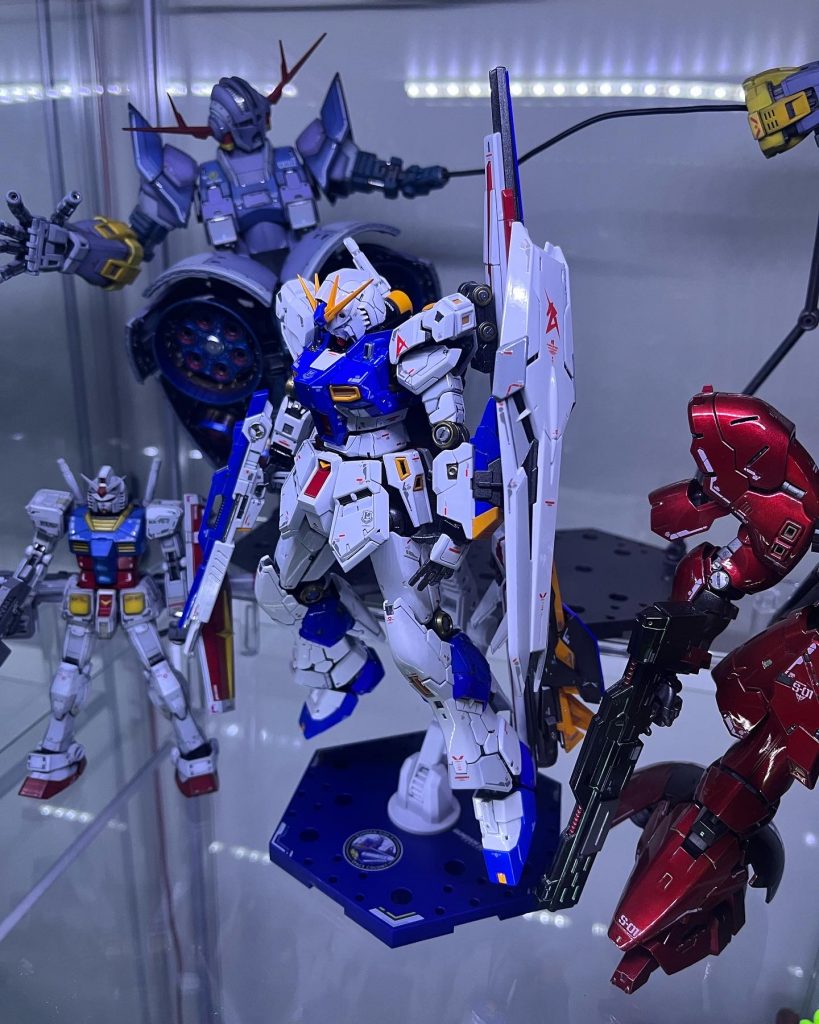 明るいケージ内から