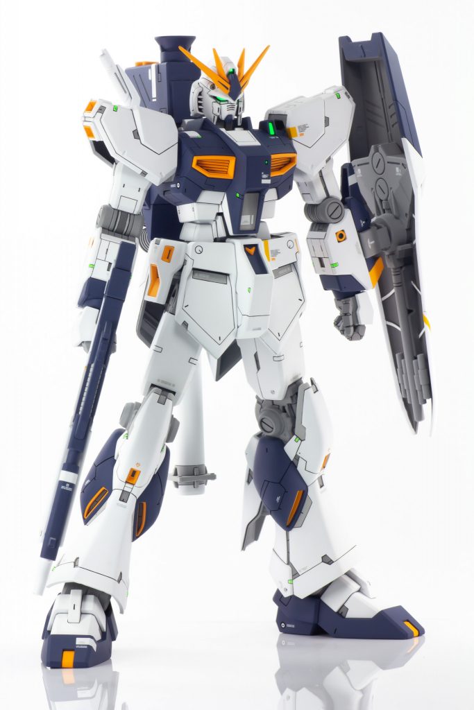 エントリーグレードνガンダム–3枚目/制作者：MEGANEX