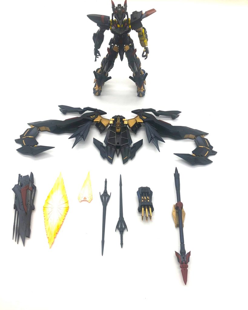 カラーレシピ ア=アクリジョン黒ア(100%)→クレオスダイヤモンドカラー・サファイアブルー少々を上から塗装赤ア①→赤:緑:青=6:2:2赤ア②→ 赤:緑:青=8:1:1黒灰ア→ 赤:緑:青=2:2:6クリアイエロー(100%)レッドゴールド(100%)台座黒ア(100%)→上からラフゴールドで大理石風塗装。